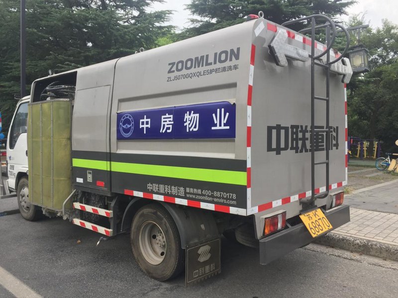 护栏清洗车